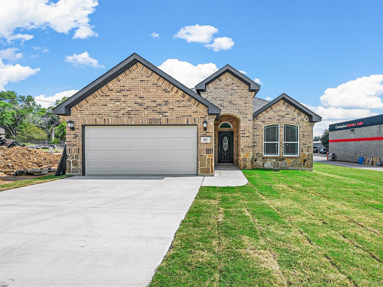 905 Hill St, Grand Prairie, TX 75050 | Zillow