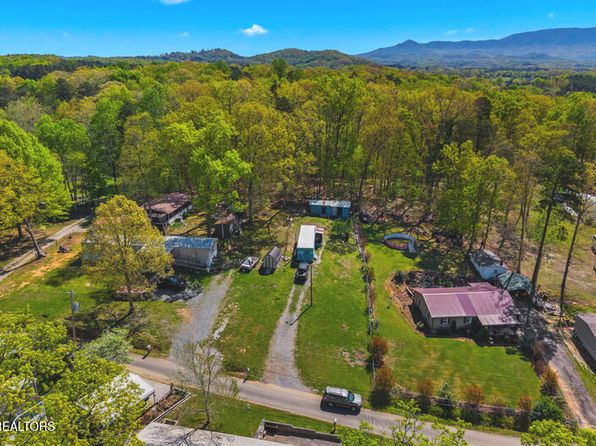 2116 Cox Rd, Dandridge, TN 37725