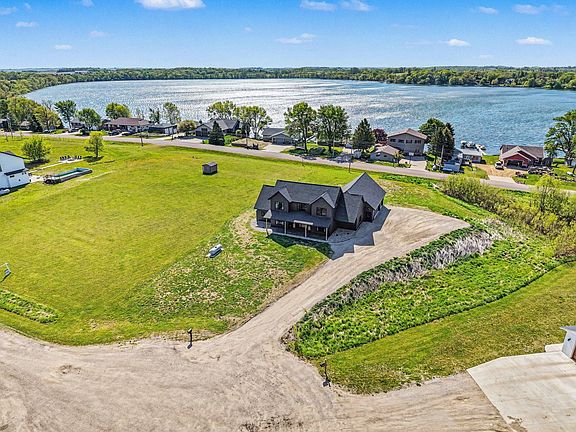 2nd image of 19347 Lake Volney Cir