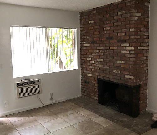 4th image of 18415 Prairie St APT 3