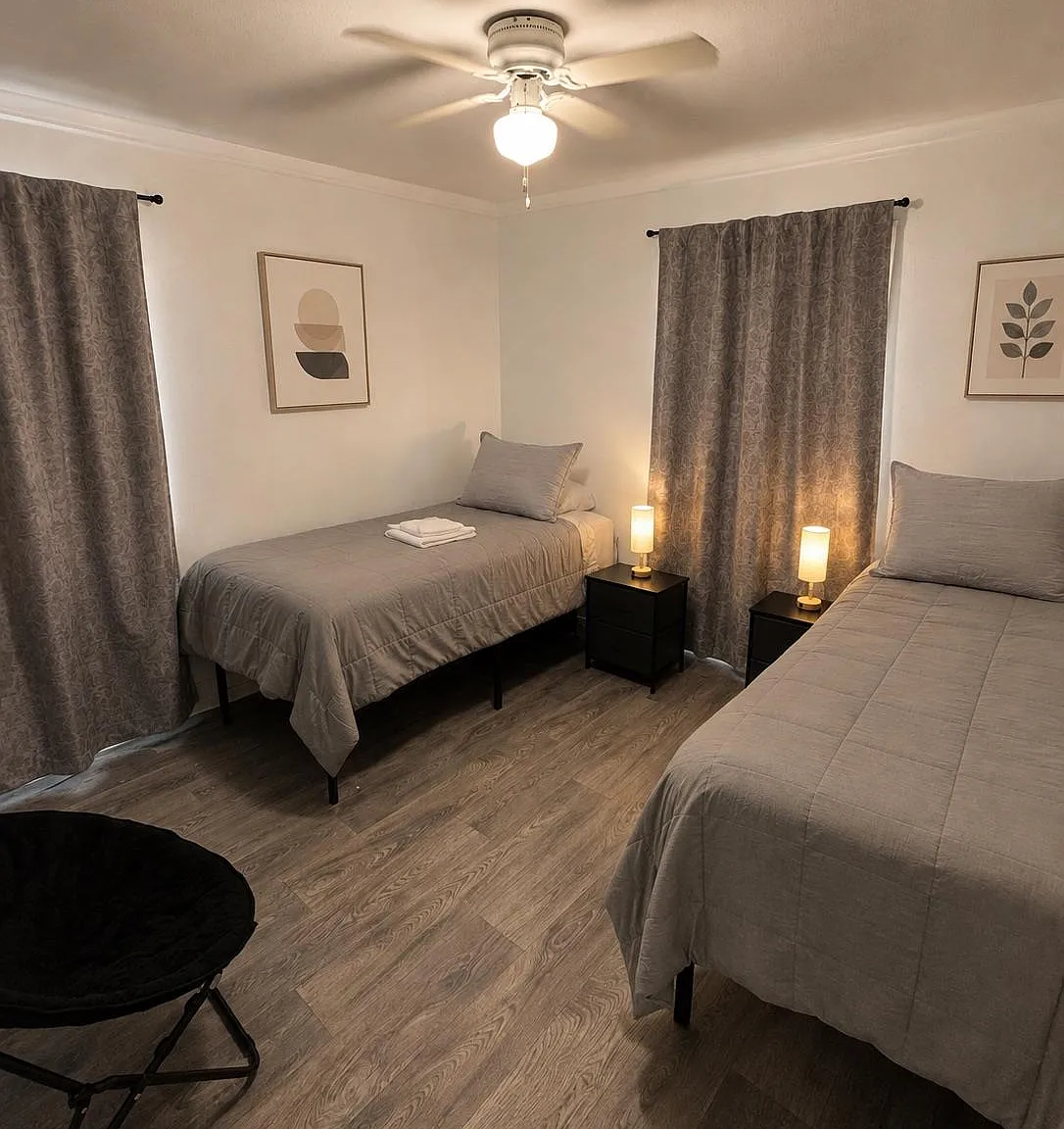 3 bed, 1.5 bath, 1000 sqft, $700 — Photo 2