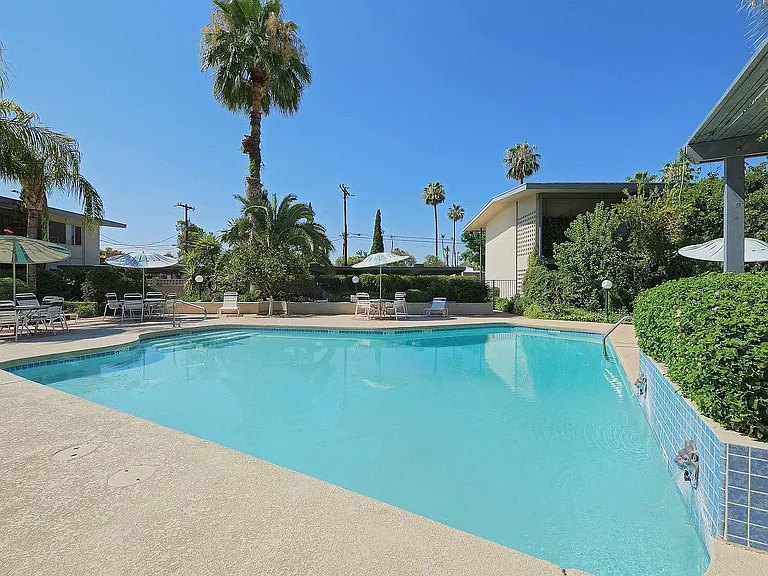The Hibiscus Biltmore Apartments — Photo 2