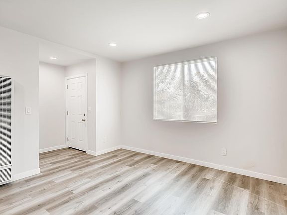4th image of 415-19 S 36th St