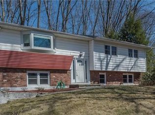 8 Barbara Ct, Newburgh, NY 12550