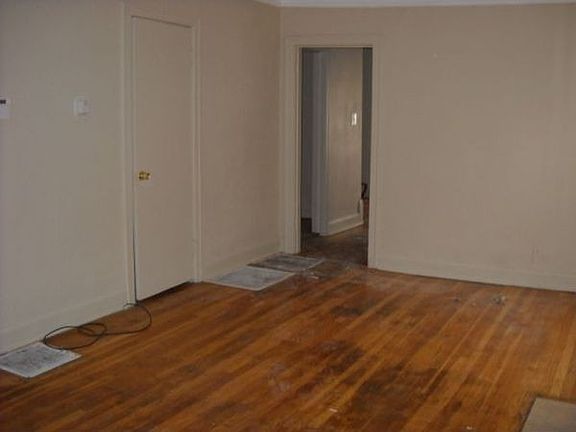 4th image of 6618 Paseo Blvd