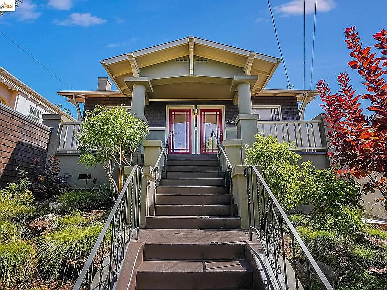 2520 Hearst Ave — Photo 26