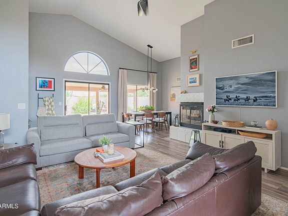3rd image of 4551 E BLUEFIELD Avenue