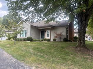 77 Stone Ridge Blvd, Hermitage, PA 16148