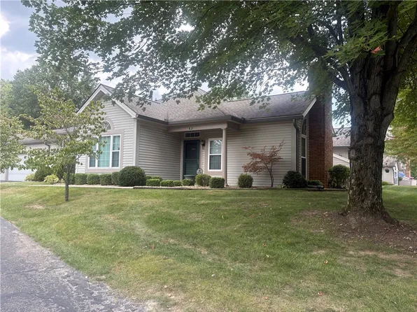 77 Stone Ridge Blvd, Hermitage, PA 16148