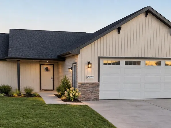 W6857 McAllister Dr, Greenville, WI 54942