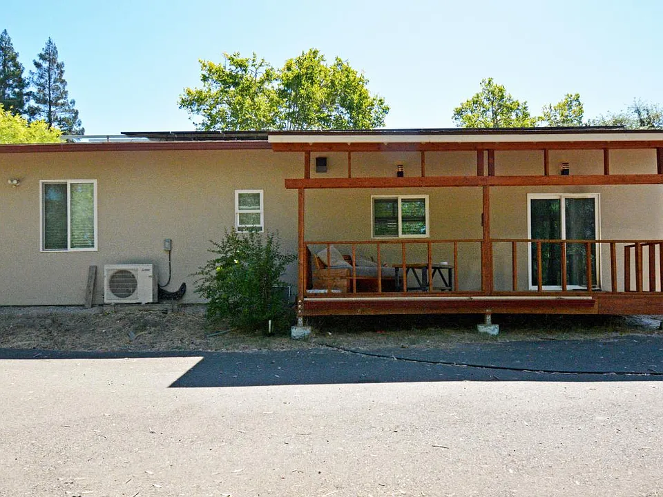 8039 Sunrise Blvd