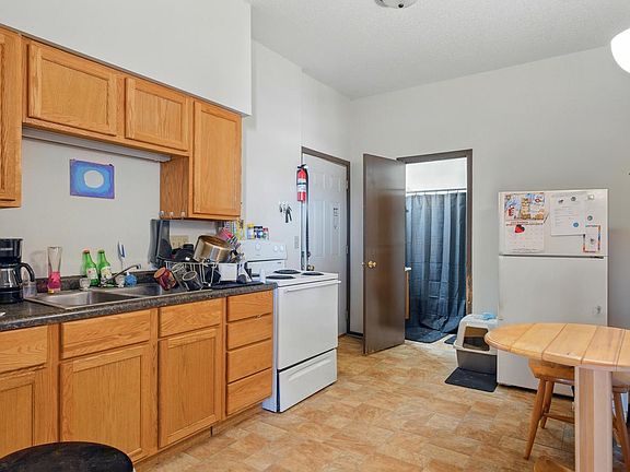 3rd image of 1711 George STREET