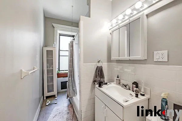 Sold by Link NY Realty | media 25
