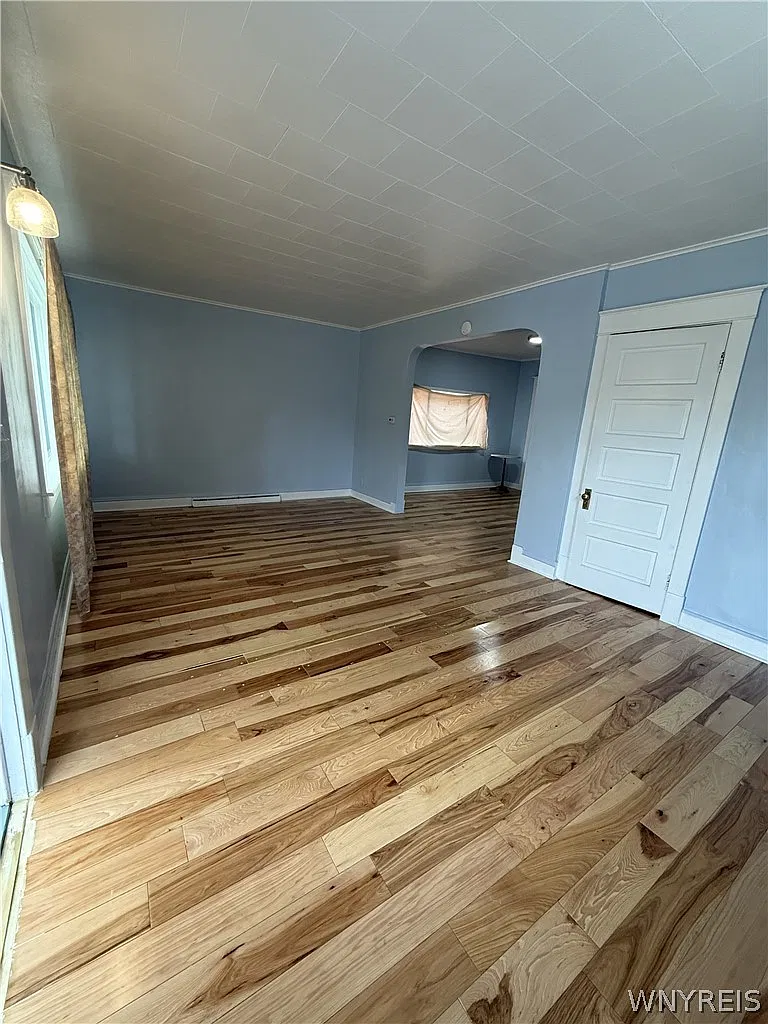 5 bed, 2.0 bath, 1296 sqft, $1,700 — Photo 4