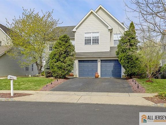 2nd image of 30 Aberdeen Dr