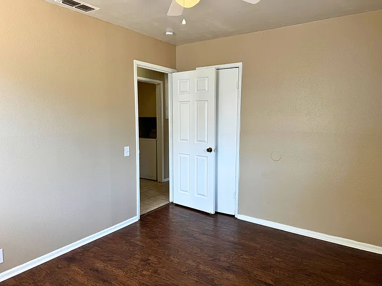 1502 Parkdale Dr — Photo 14