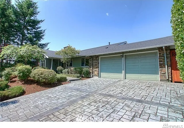1333 183rd Ave NE — Photo 1