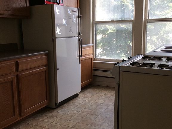 4th image of 300 S 16th St APT 200
