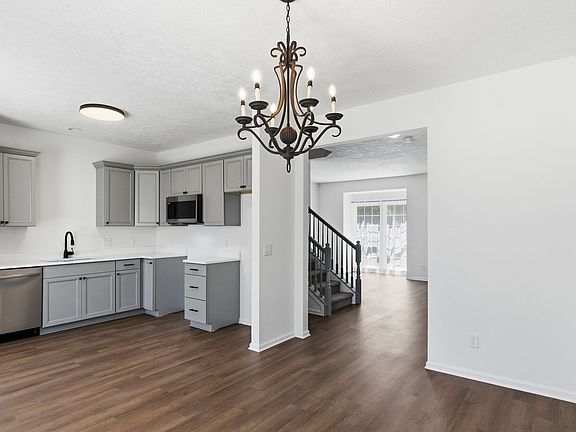 4th image of 7329 Althorp Way
