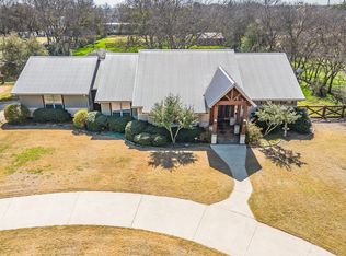 1040 Sherman Dr, Cedar Hill, TX 75104