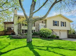 333 Rugby Pl, Schaumburg, IL 60194