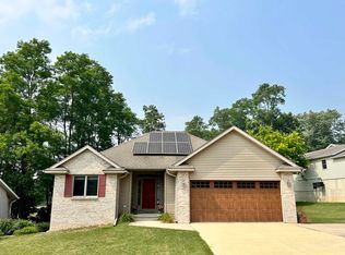 1686 Viking Hills Rd, Decorah, IA 52101