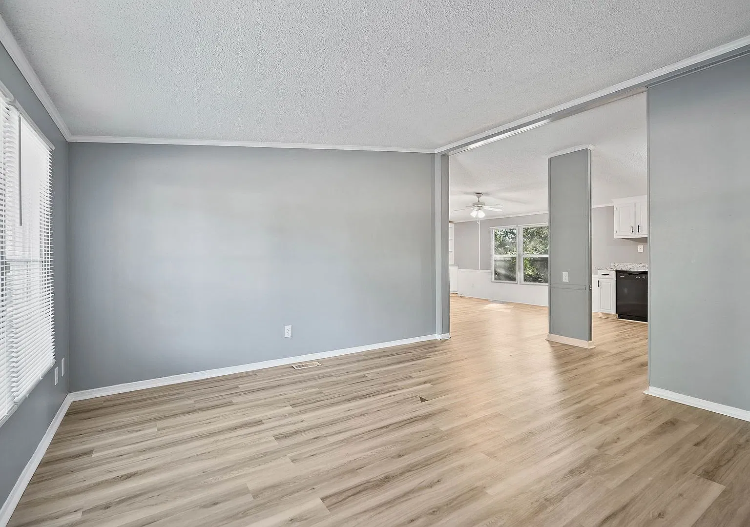502 Inverary Dr — Photo 3