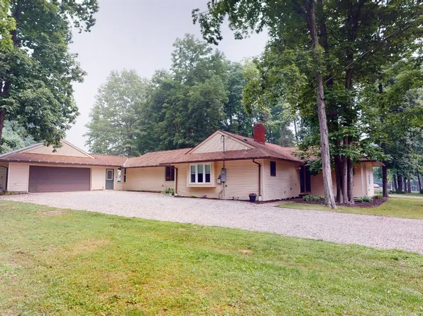 768 Holiday Dr, Willard, OH 44890