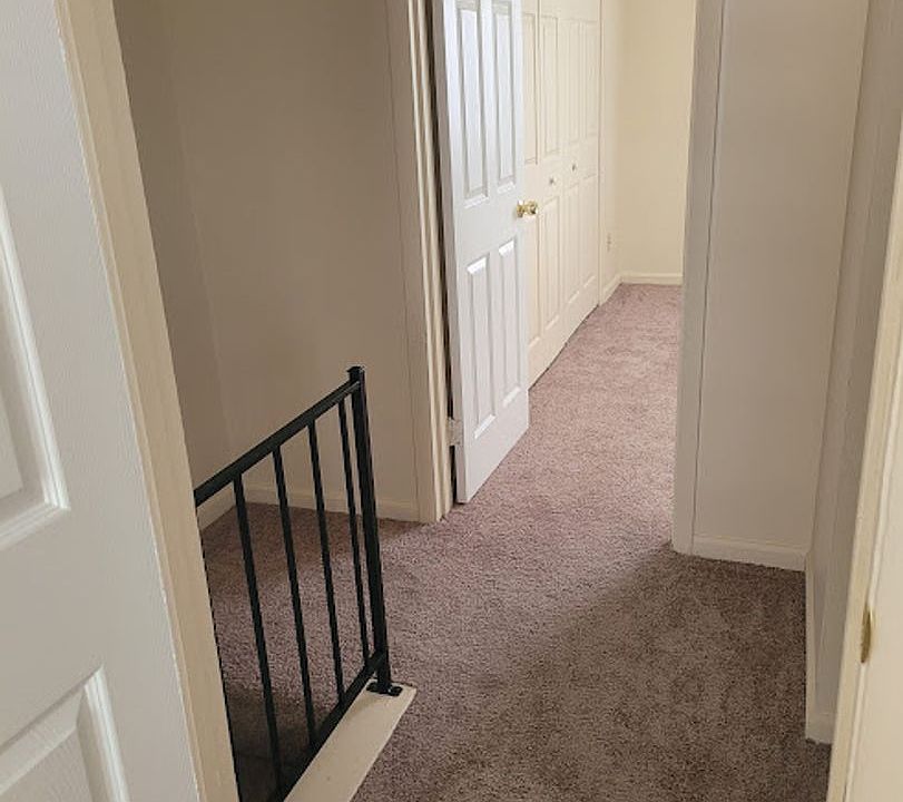 1st image of 3220 N Talbot Ave APT 4