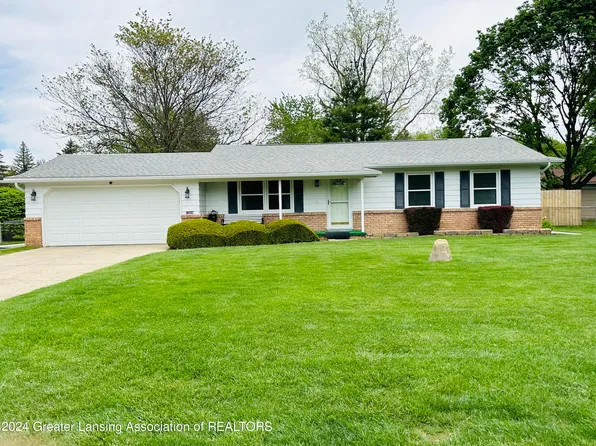 12928 Kingsgate Way, Grand Ledge, MI 48837