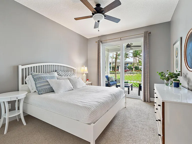814 Bay Colony Dr S — Photo 15