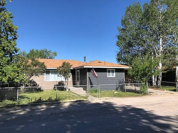 104 N 4th St, Saratoga, WY 82331