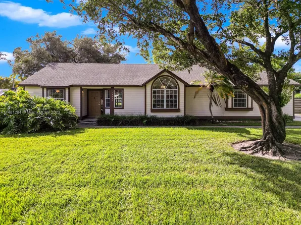 14840 SW 154th Ter, Miami, FL 33187