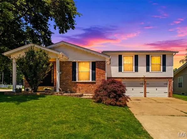 35 Julie Ln, Saint Peters, MO 63376