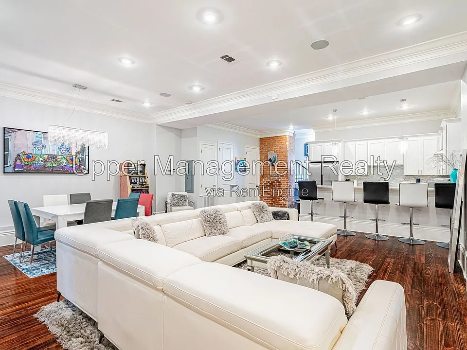 1201 Baronne St #1