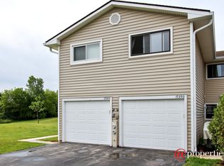 17390 W Walnut Ln, Gurnee, IL 60031