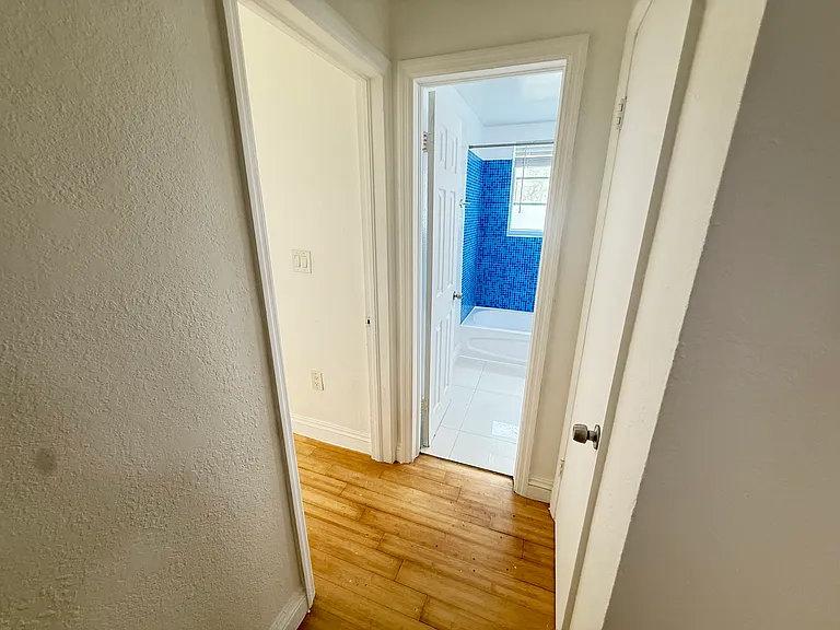 6930 Rue Vendome #3 — Photo 7