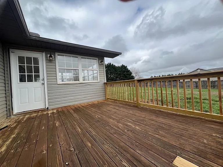 1403 Broadview Cir — Photo 17