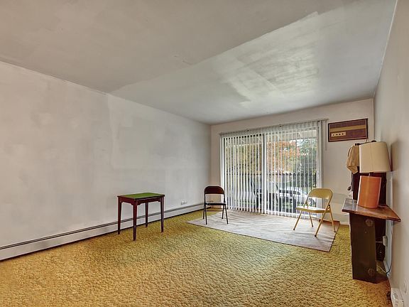 2nd image of 16W471 79th St APT 4-206