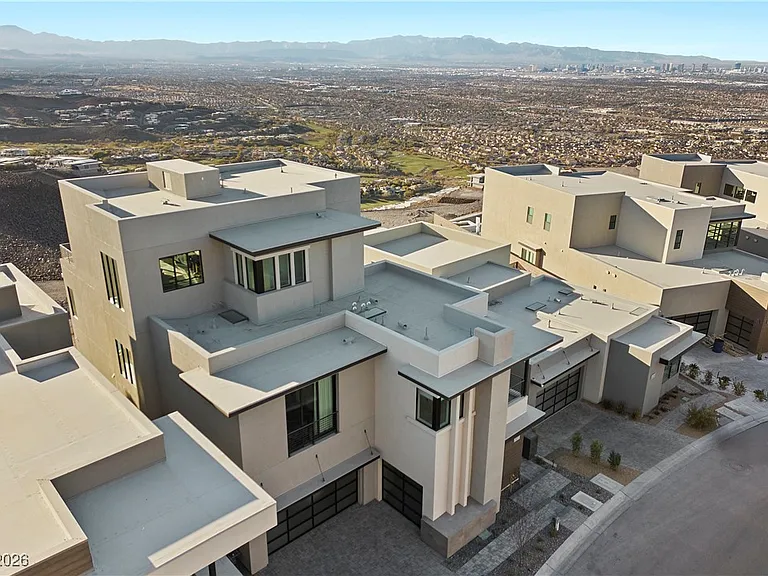 577 Overlook Rim Dr — Photo 65