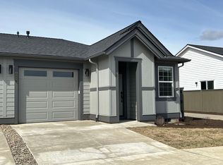 20681 SE Iron Horse Ln, Bend, OR 97702