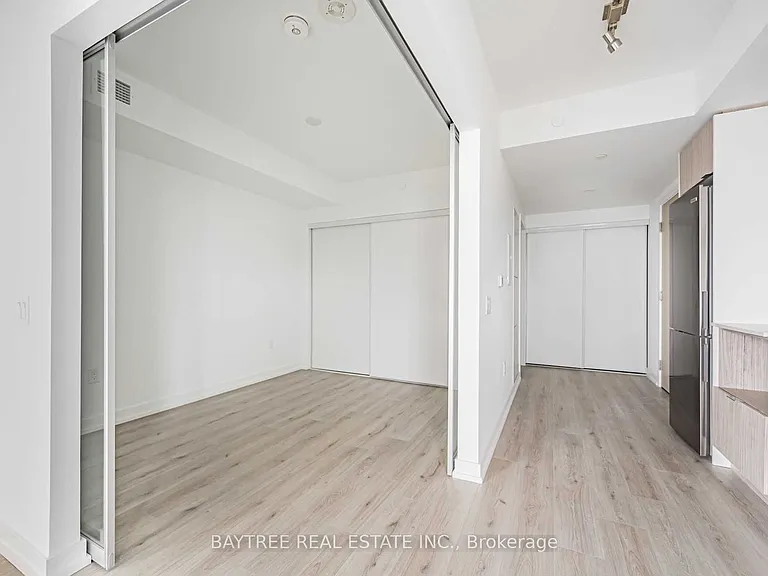 395 Bloor St E #1412 — Photo 8