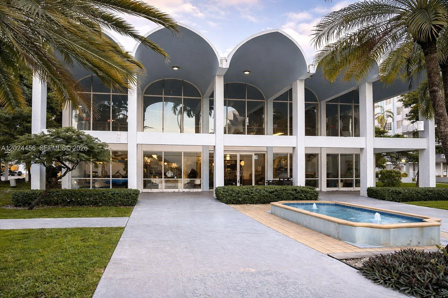 Montecarlo Condo — Photo 2