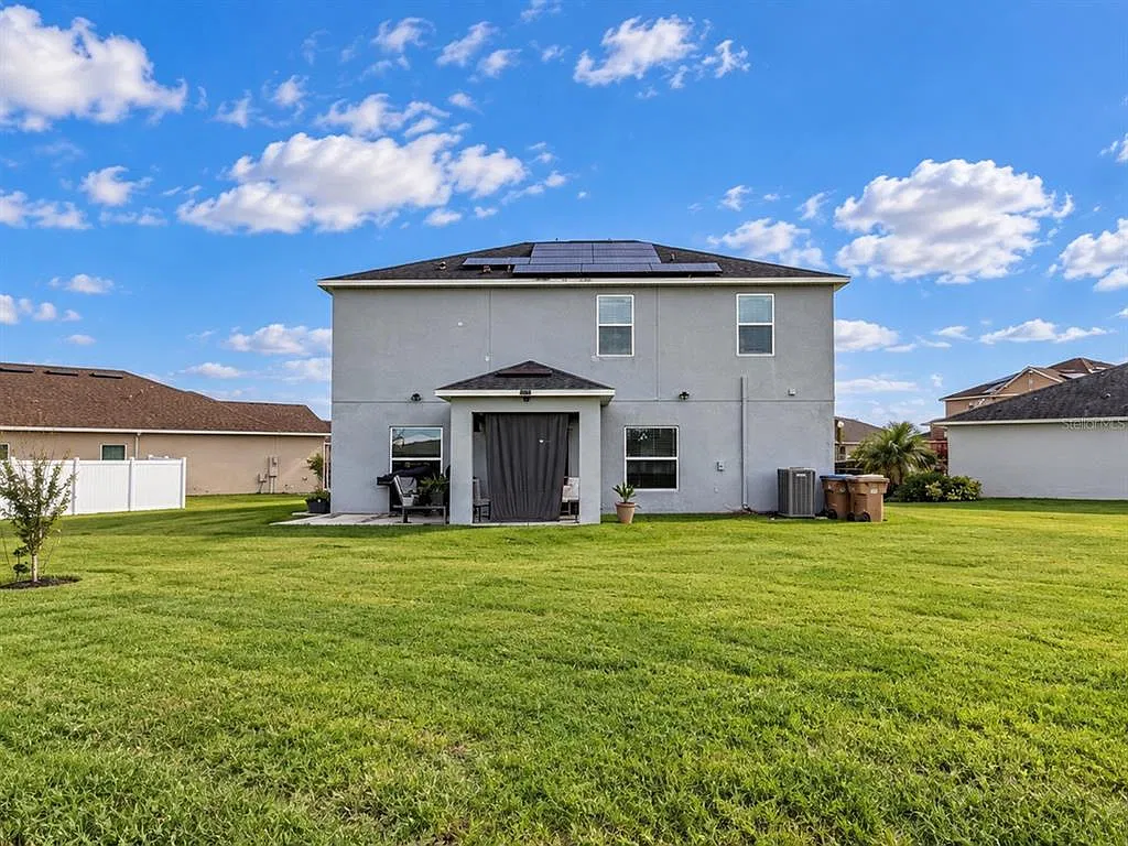 5 bed, 3.5 bath, 2651 sqft, $2,500 — Photo 3