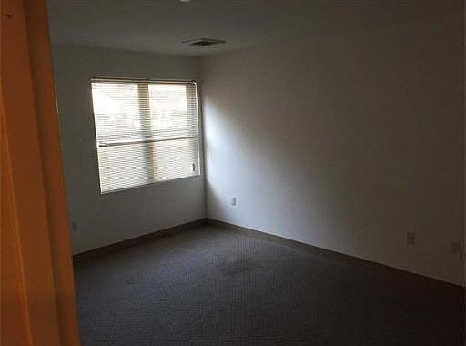 5th image of 404 W 1st St Unit 15