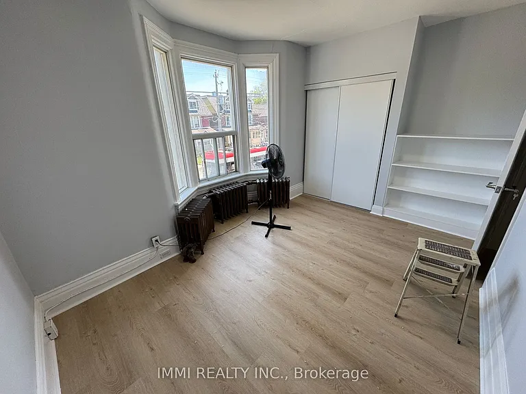 618 Bathurst St #201 — Photo 3