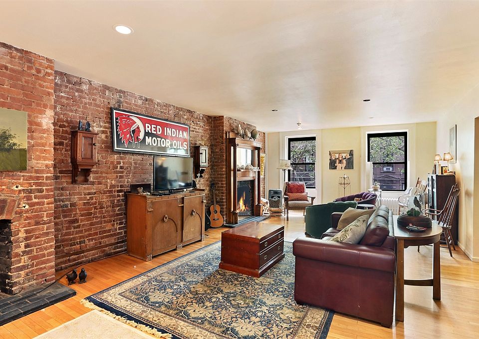 1st image of 368 Clinton St