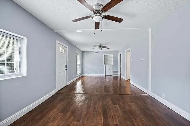 325 Paddy St — Photo 29
