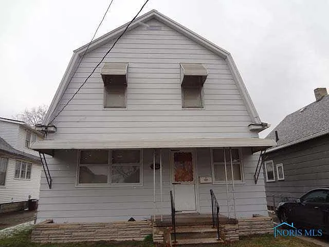 245 Milford St photo 1