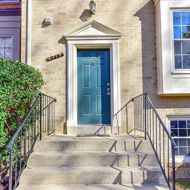 1st image of 4705 Gainsborough Dr